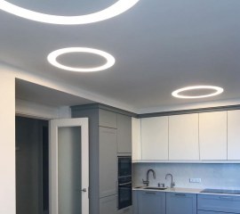 Встроенные радиусные светильники в квартире